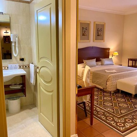 Hotel Akropolis - Museum Hotel Tarent Zewnętrze zdjęcie