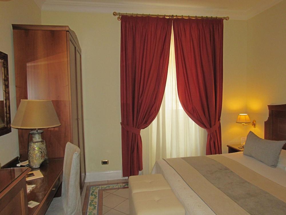 Hotel Akropolis - Museum Hotel Tarent Zewnętrze zdjęcie