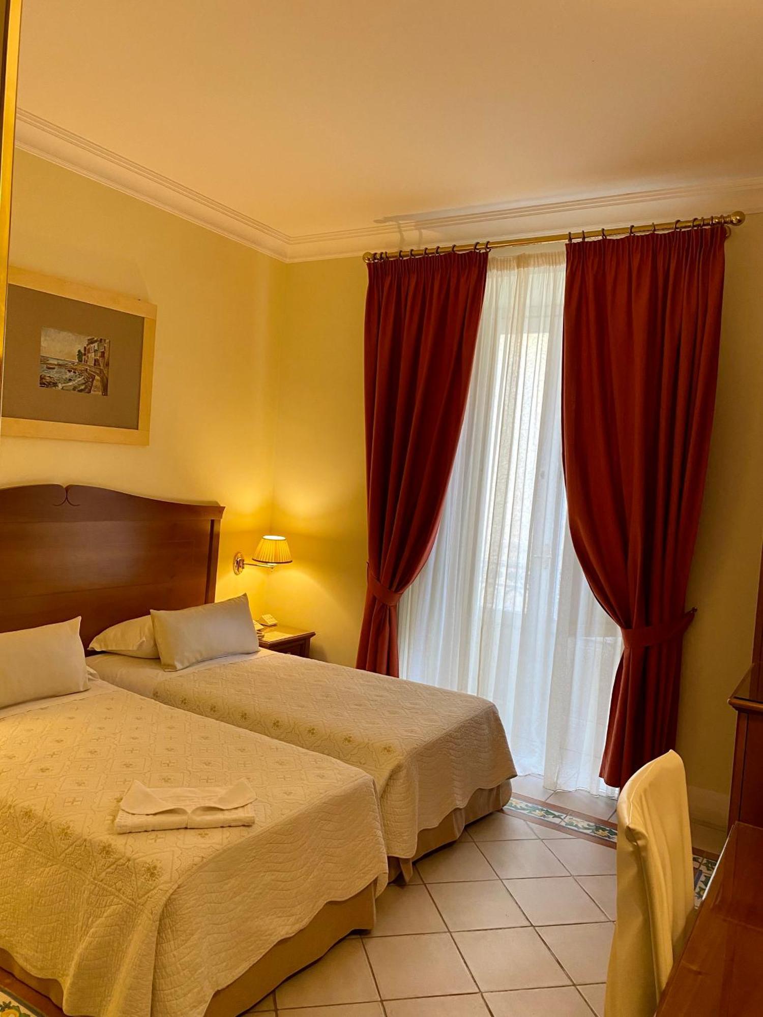 Hotel Akropolis - Museum Hotel Tarent Zewnętrze zdjęcie